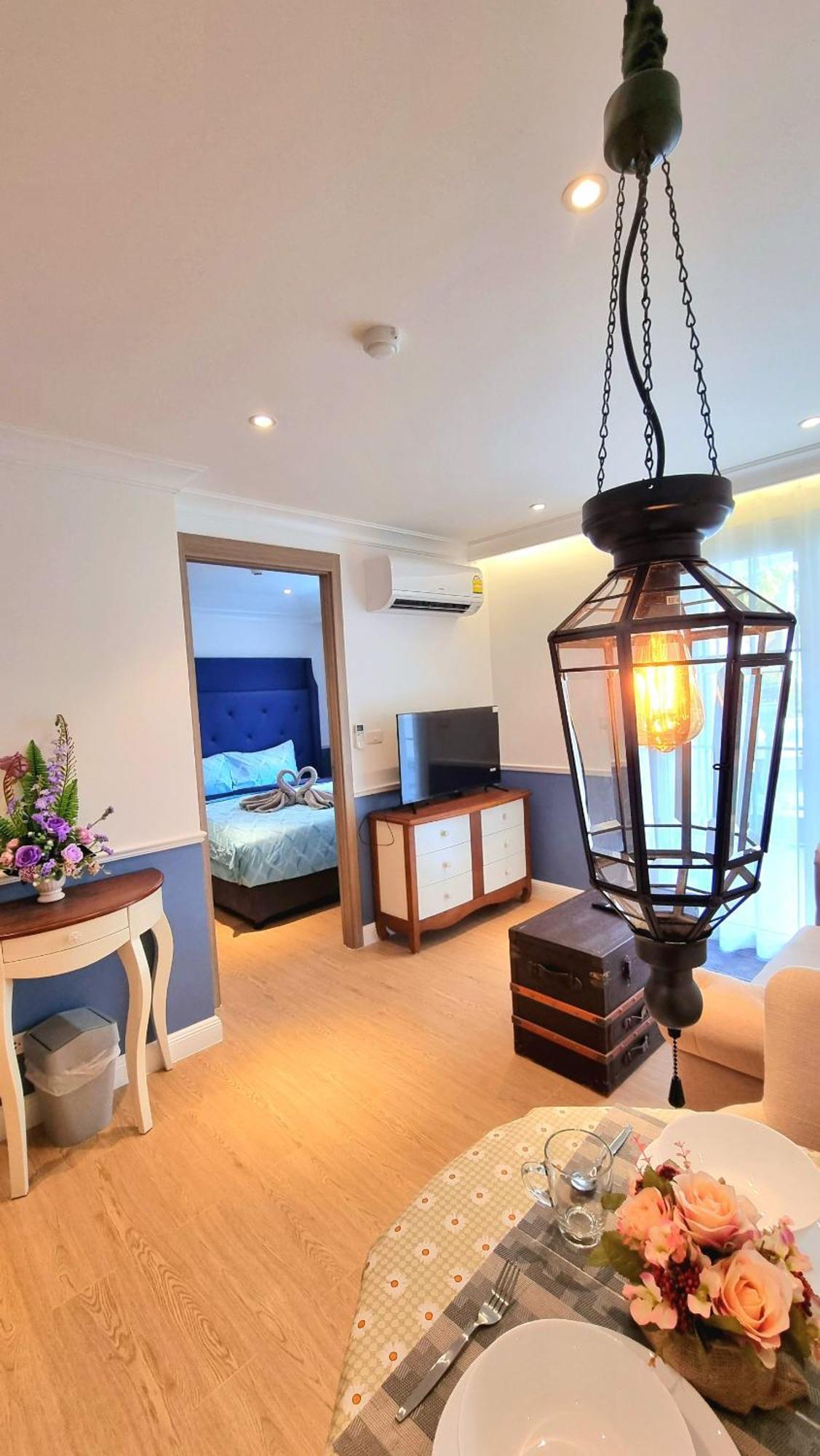 Seven Seas Cote D'Azur Resort Jomtien Na Chom Thian Exteriör bild