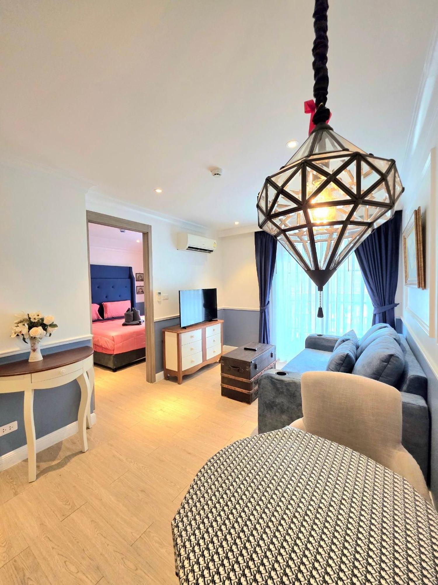 Seven Seas Cote D'Azur Resort Jomtien Na Chom Thian Exteriör bild
